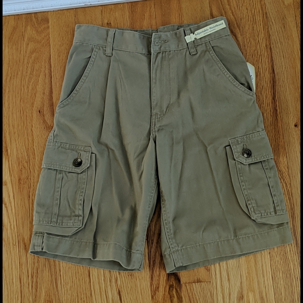 Boys Cargo Shorts. Size 12. NWT